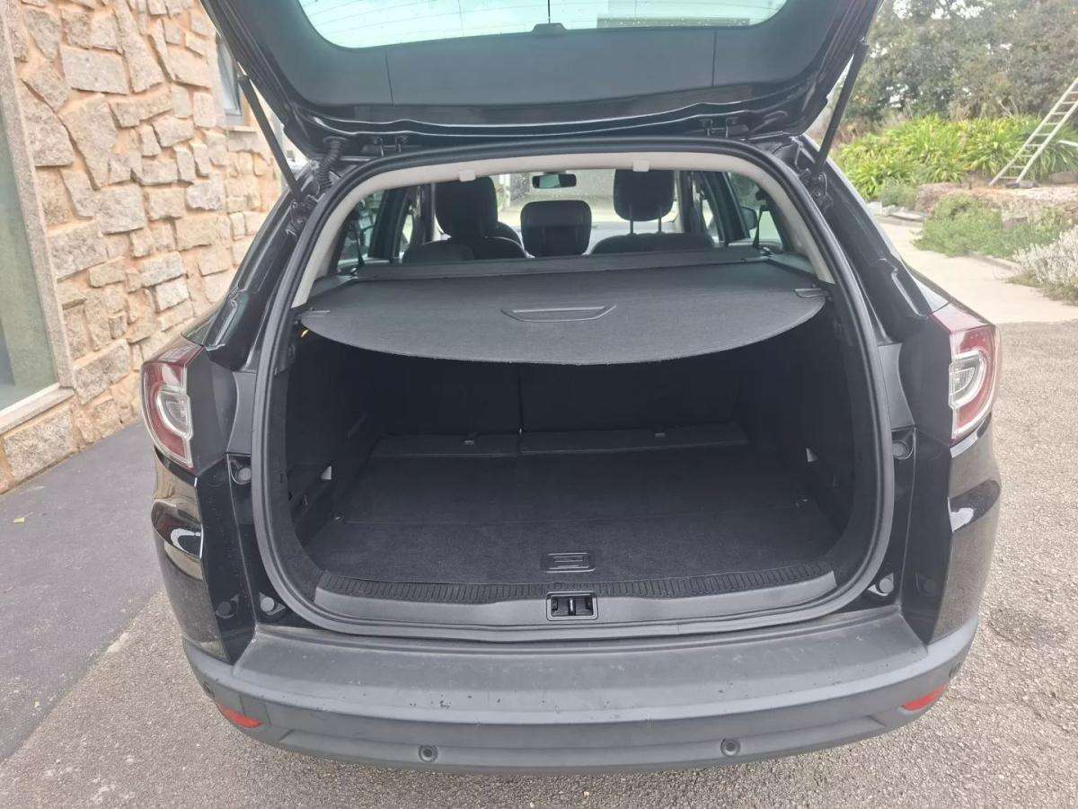 renault-megane-sport-tourer-2015-diesel-1461cc