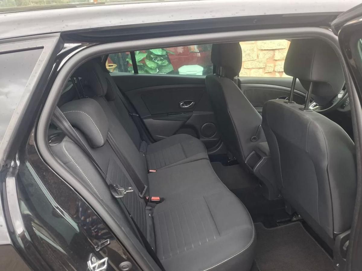 renault-megane-sport-tourer-2015-diesel-1461cc