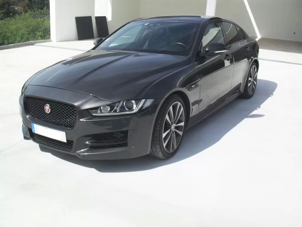 jaguar-xe-2017-diesel-1999cc