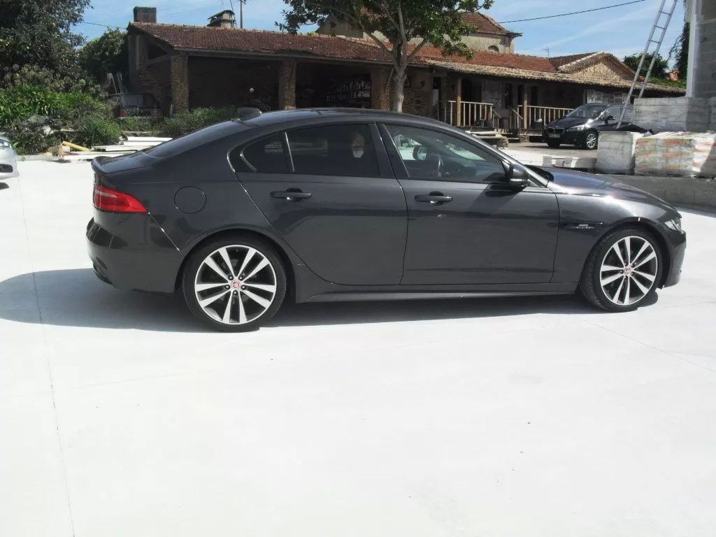 jaguar-xe-2017-diesel-1999cc