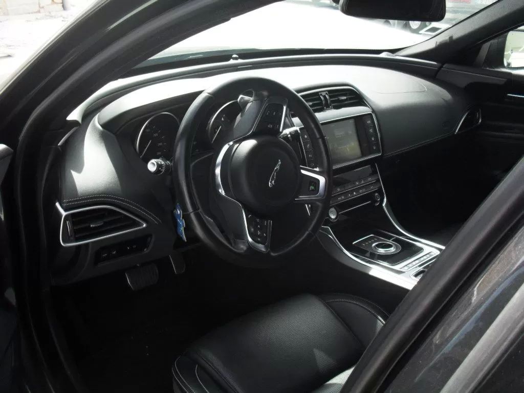 jaguar-xe-2017-diesel-1999cc