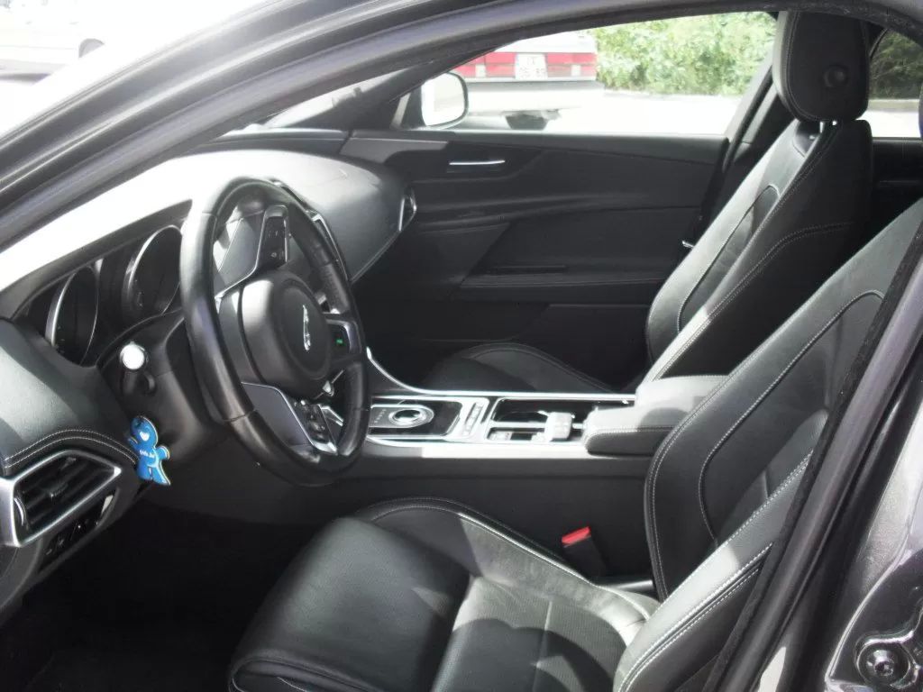jaguar-xe-2017-diesel-1999cc