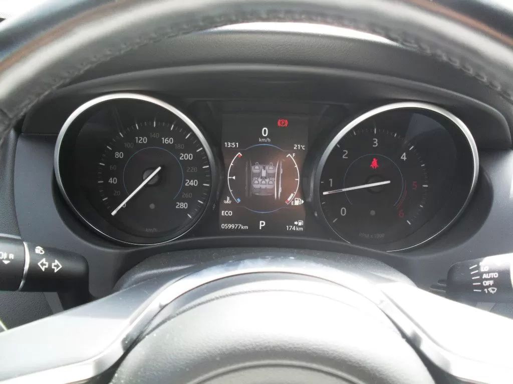 jaguar-xe-2017-diesel-1999cc