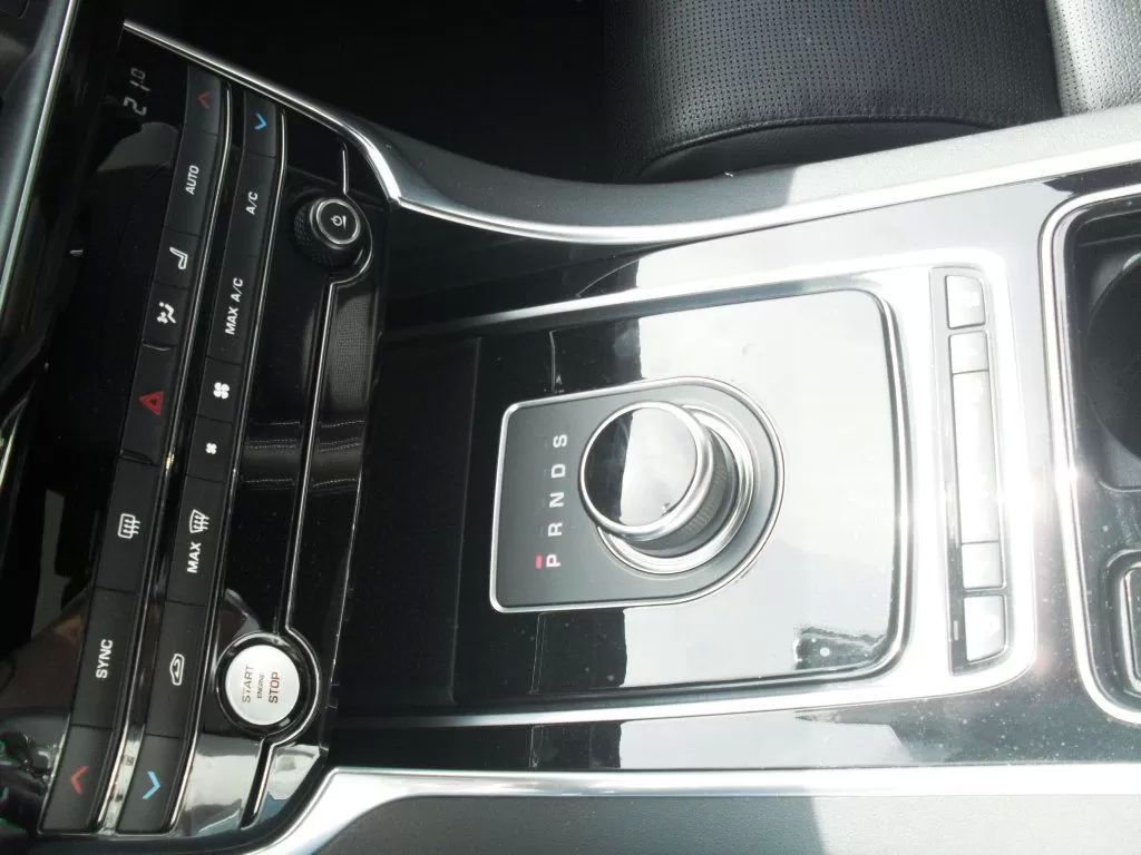 jaguar-xe-2017-diesel-1999cc