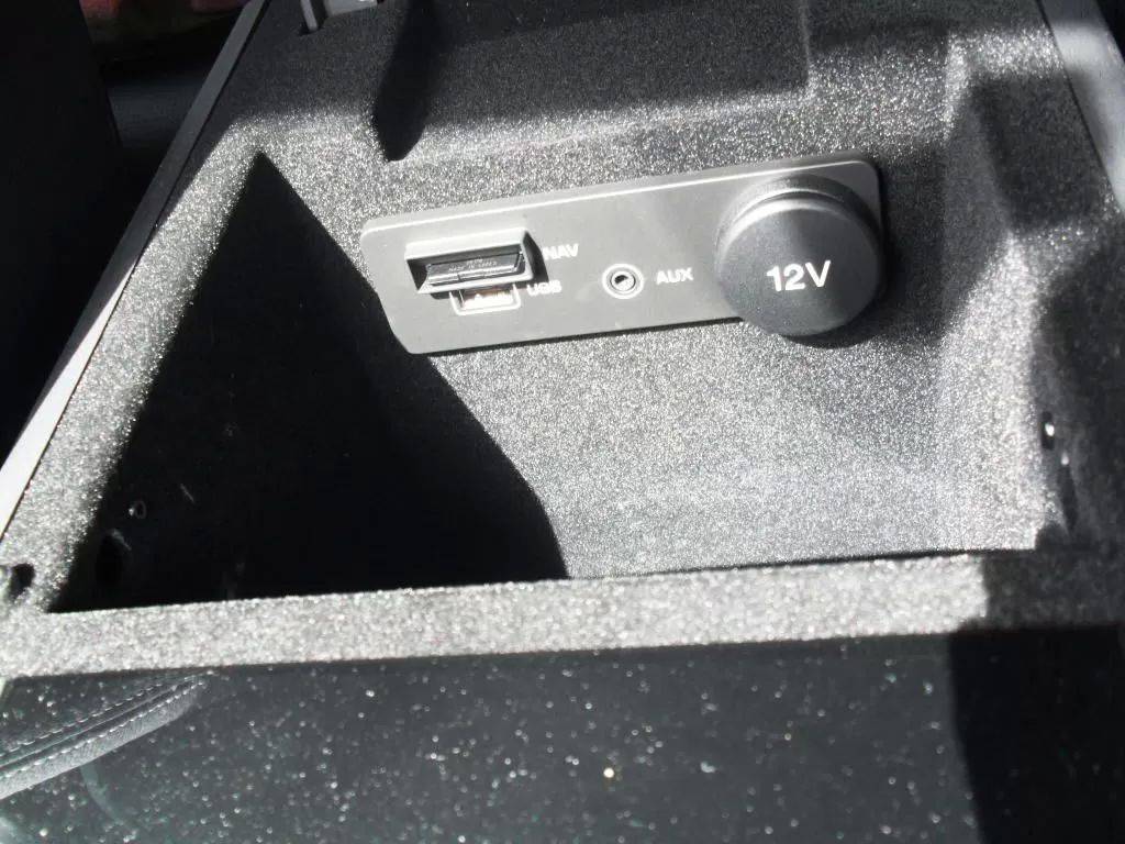 jaguar-xe-2017-diesel-1999cc