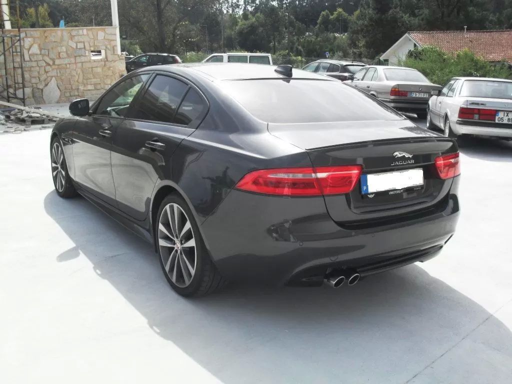 jaguar-xe-2017-diesel-1999cc