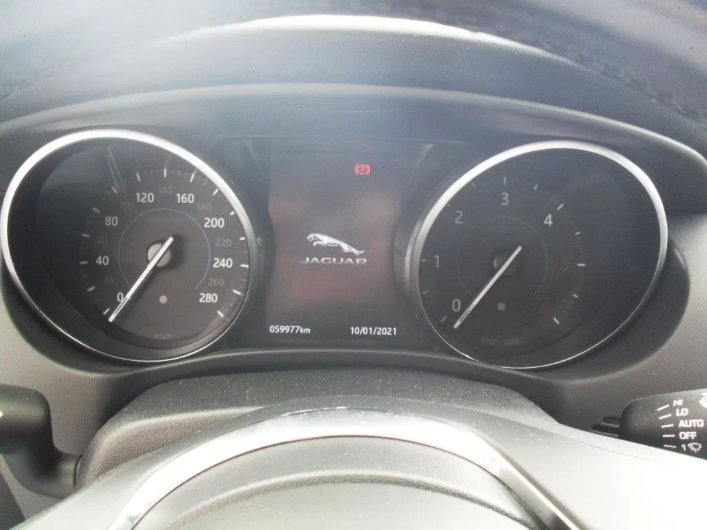 jaguar-xe-2017-diesel-1999cc
