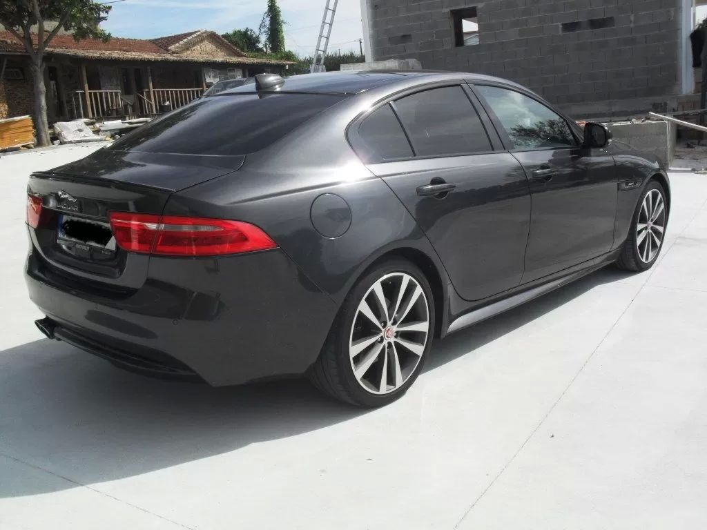 jaguar-xe-2017-diesel-1999cc