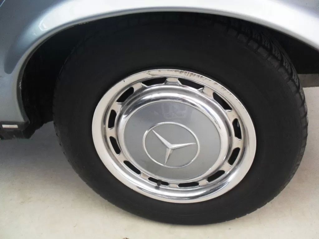 mercedes-benz-200-1981-diesel-1988cc