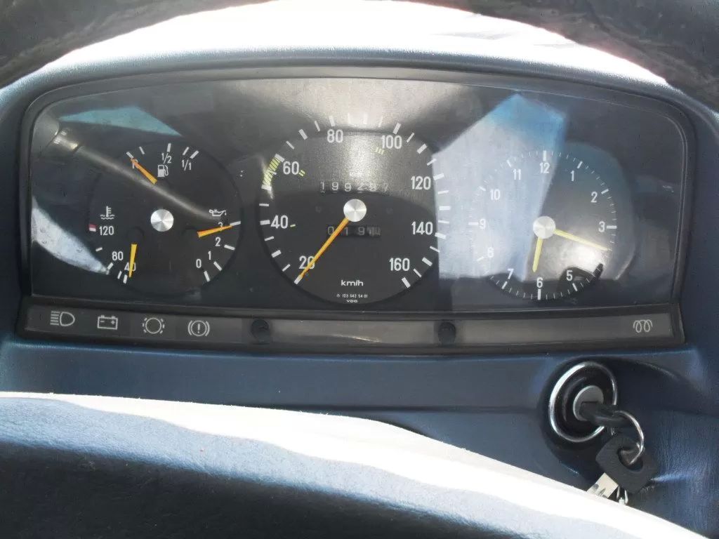 mercedes-benz-200-1981-diesel-1988cc
