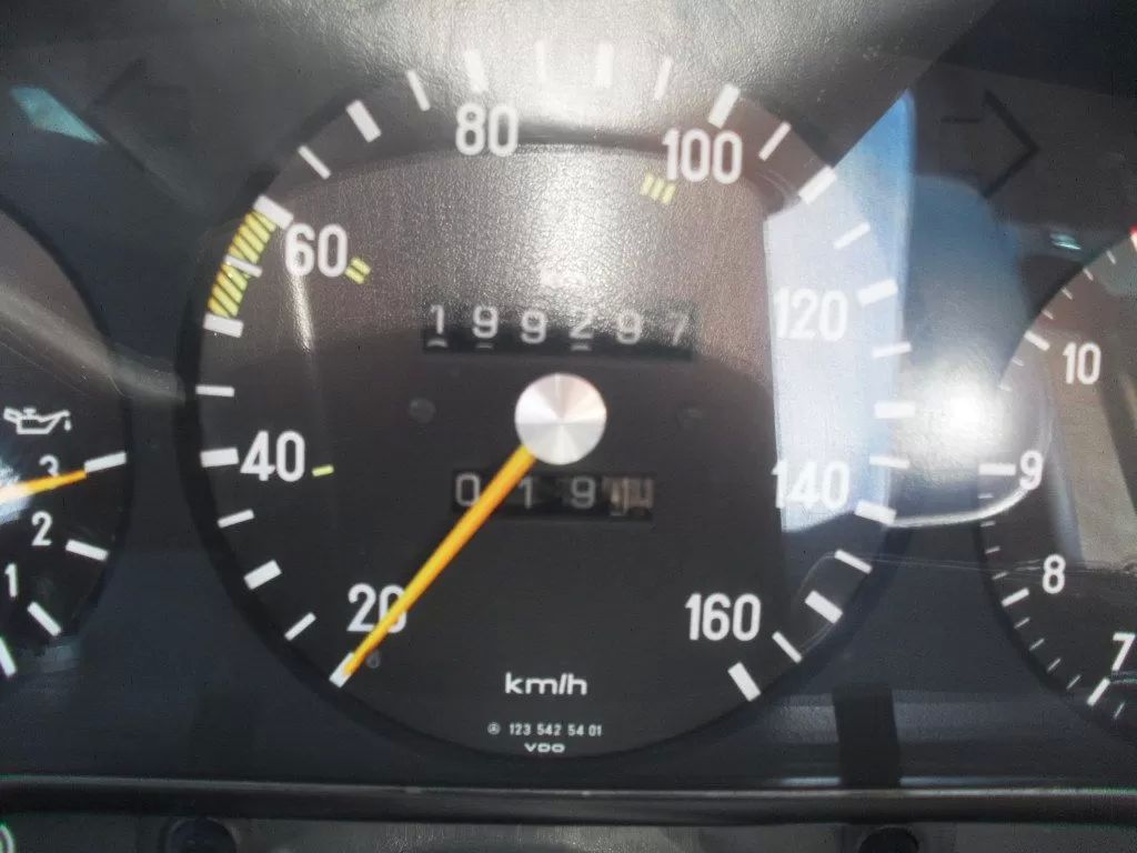 mercedes-benz-200-1981-diesel-1988cc