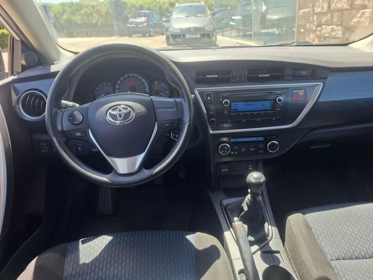 toyota-auris-touring-sports-2014-diesel-1364cc