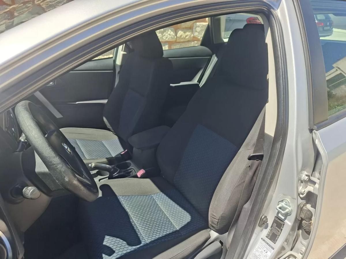 toyota-auris-touring-sports-2014-diesel-1364cc