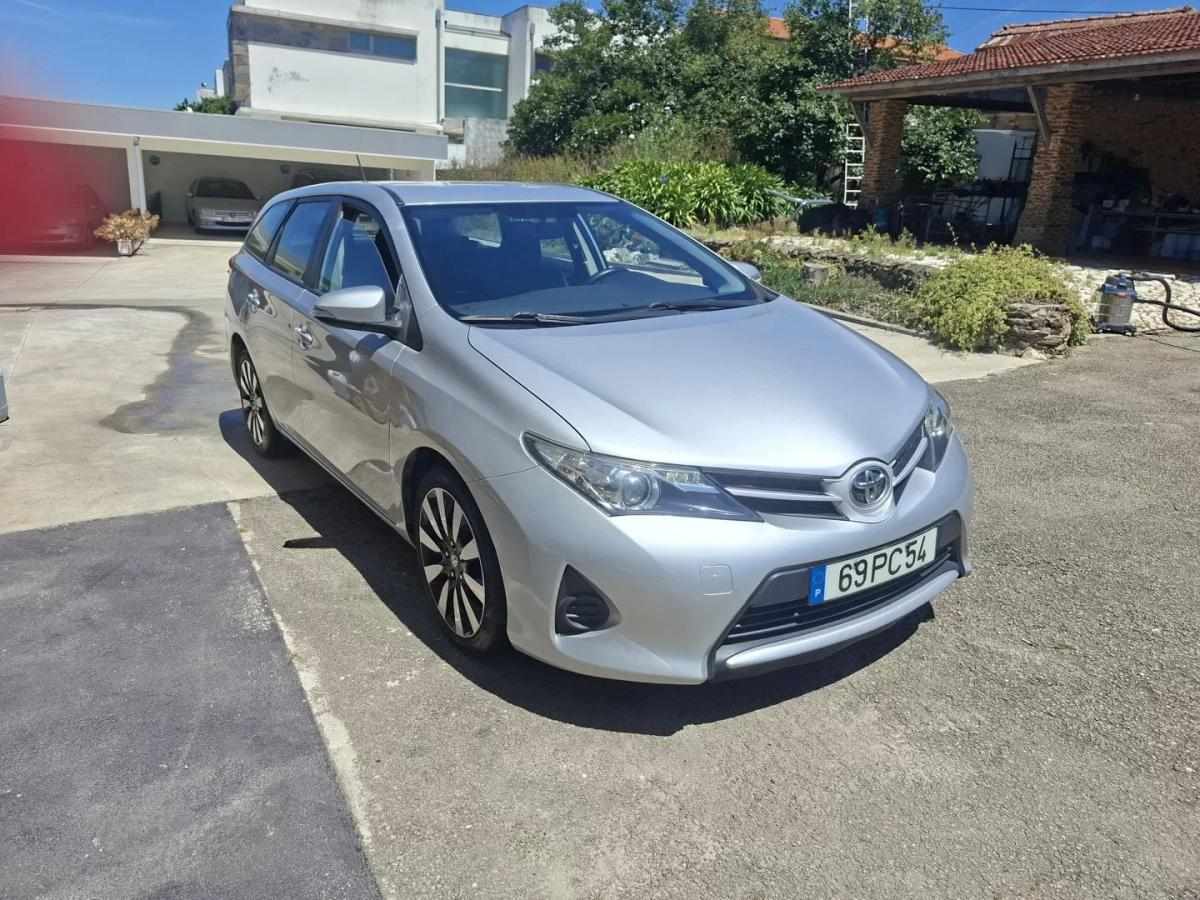 toyota-auris-touring-sports-2014-diesel-1364cc