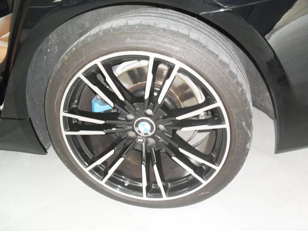 bmw-serie-5-520d-sedan-2017-diesel-1995cc