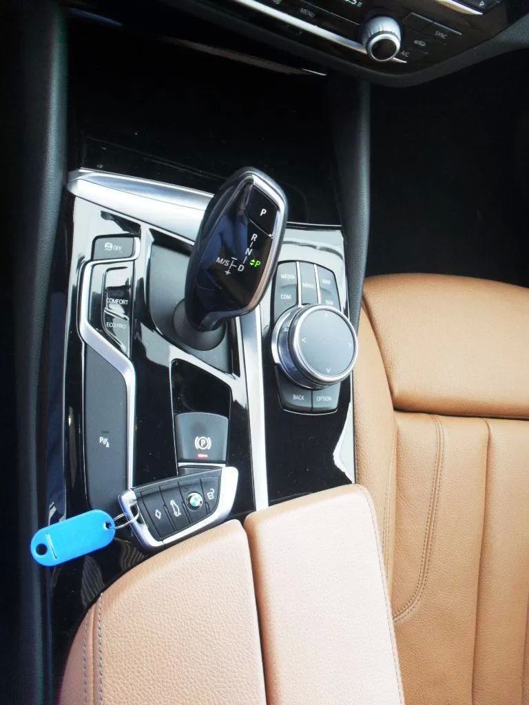 bmw-serie-5-520d-sedan-2017-diesel-1995cc
