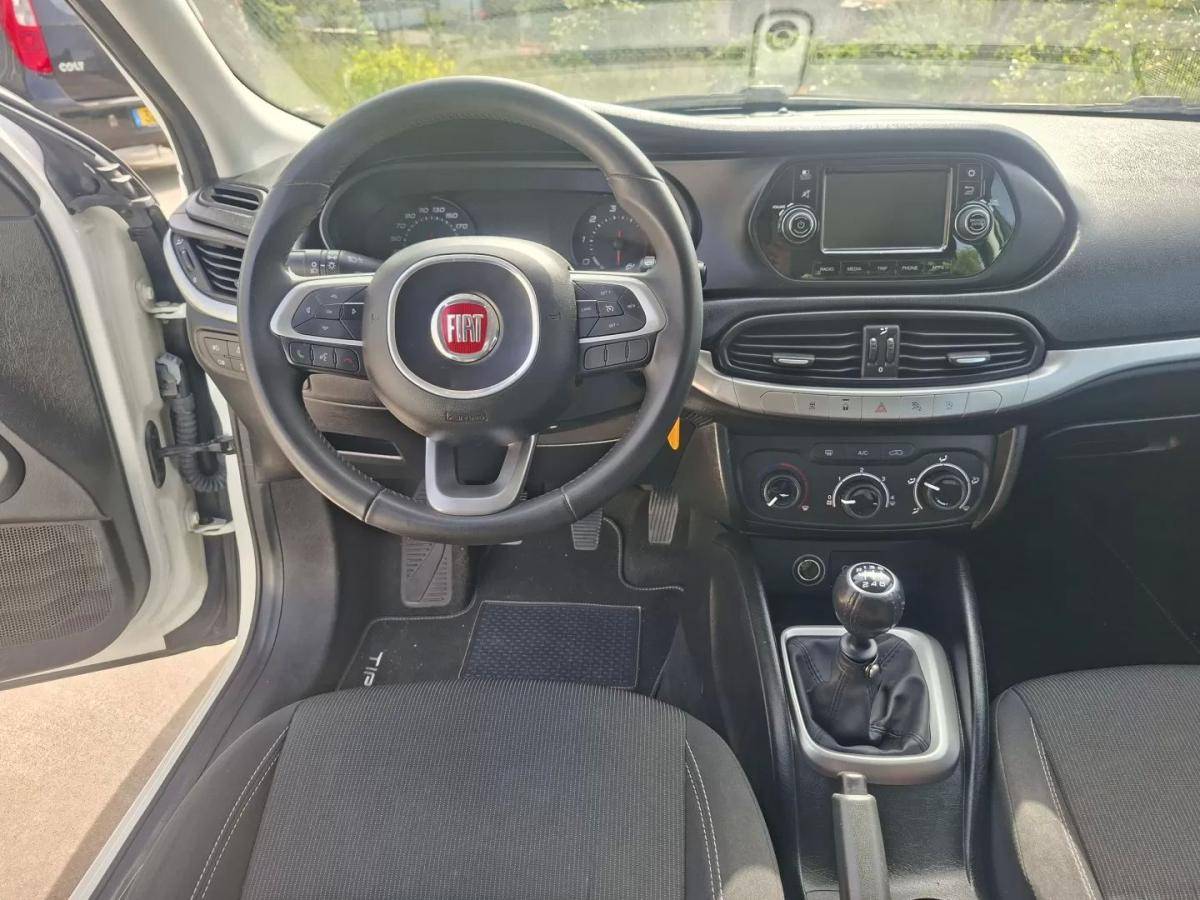 fiat-tipo-station-wagon-2017-diesel-1598cc