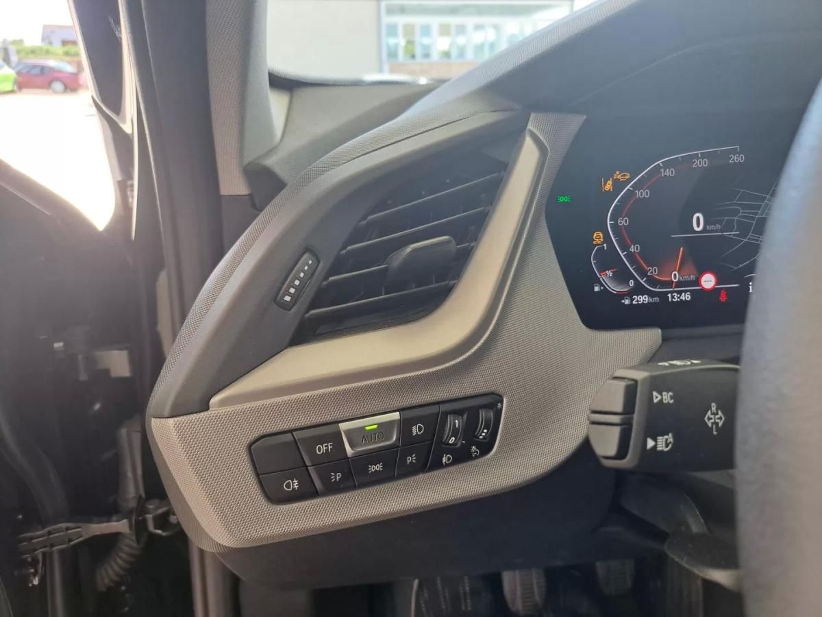 bmw-serie-1-2024-gasolina-1499cc