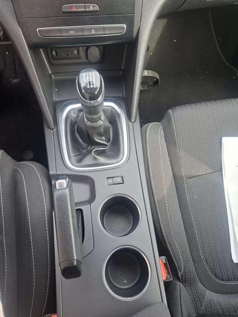 renault-megane-sport-tourer-2017-diesel-1461cc