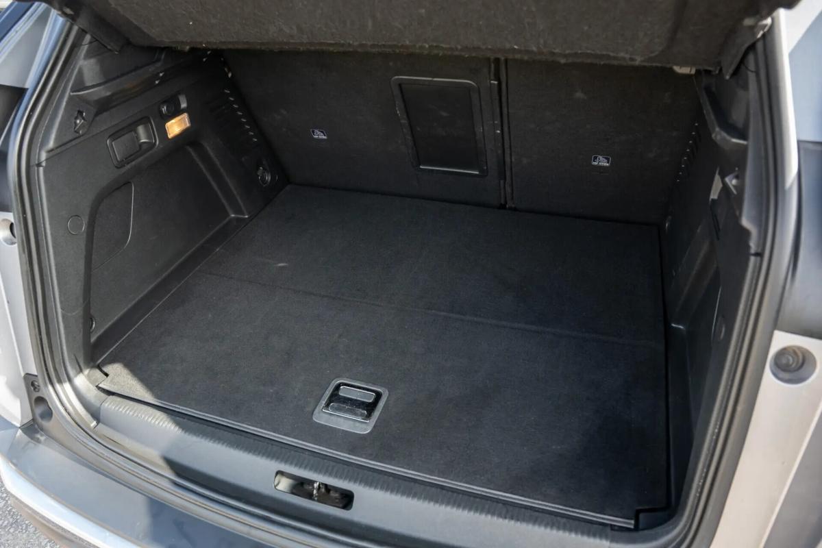 peugeot-3008-2023-hibrido-a-gasolina-1598cc