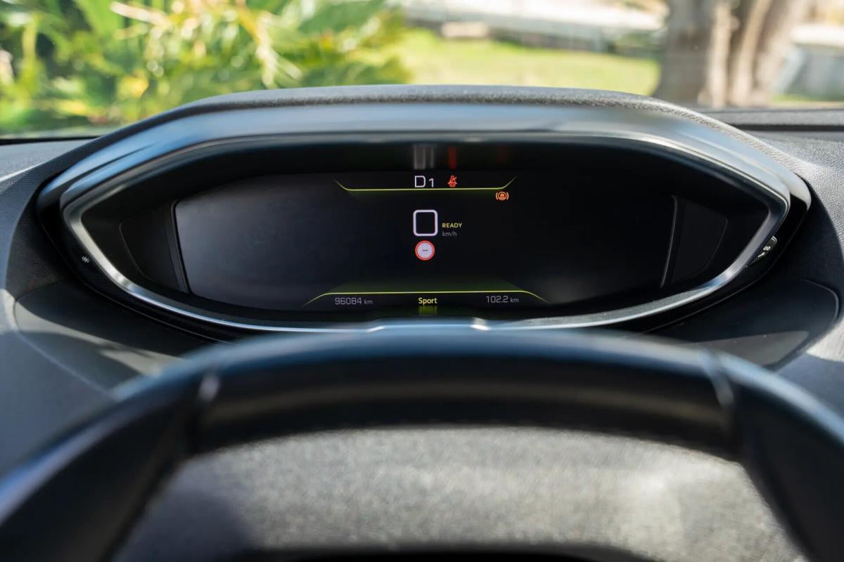 peugeot-3008-2023-hibrido-a-gasolina-1598cc
