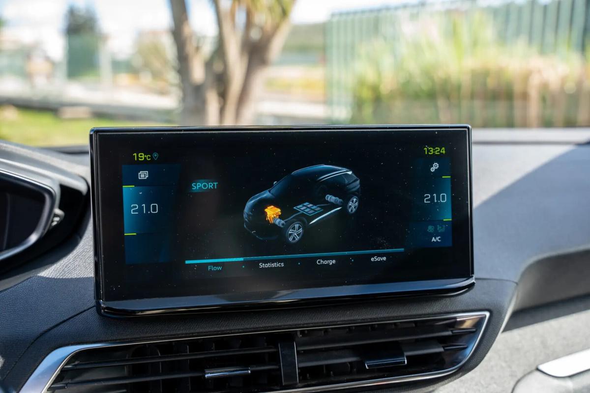 peugeot-3008-2023-hibrido-a-gasolina-1598cc