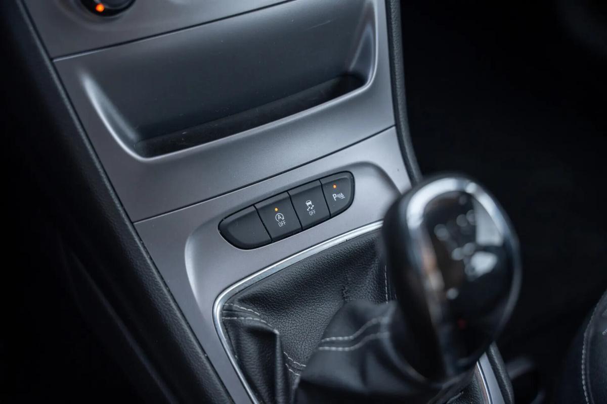 opel-astra-sport-tourer-2018-diesel-1598cc