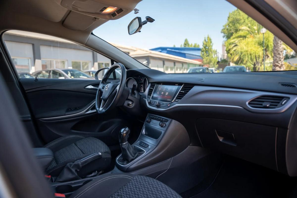 opel-astra-sport-tourer-2018-diesel-1598cc