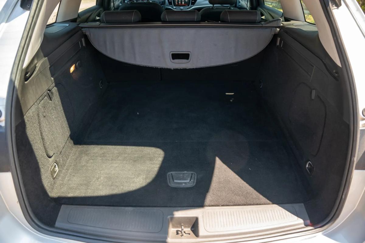 opel-astra-sport-tourer-2018-diesel-1598cc