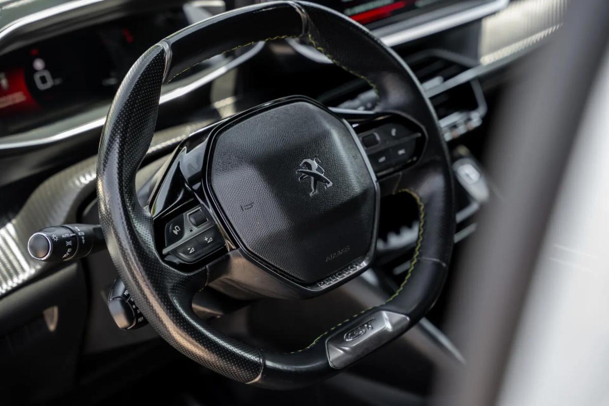 peugeot-2008-2021-gasolina-1199cc