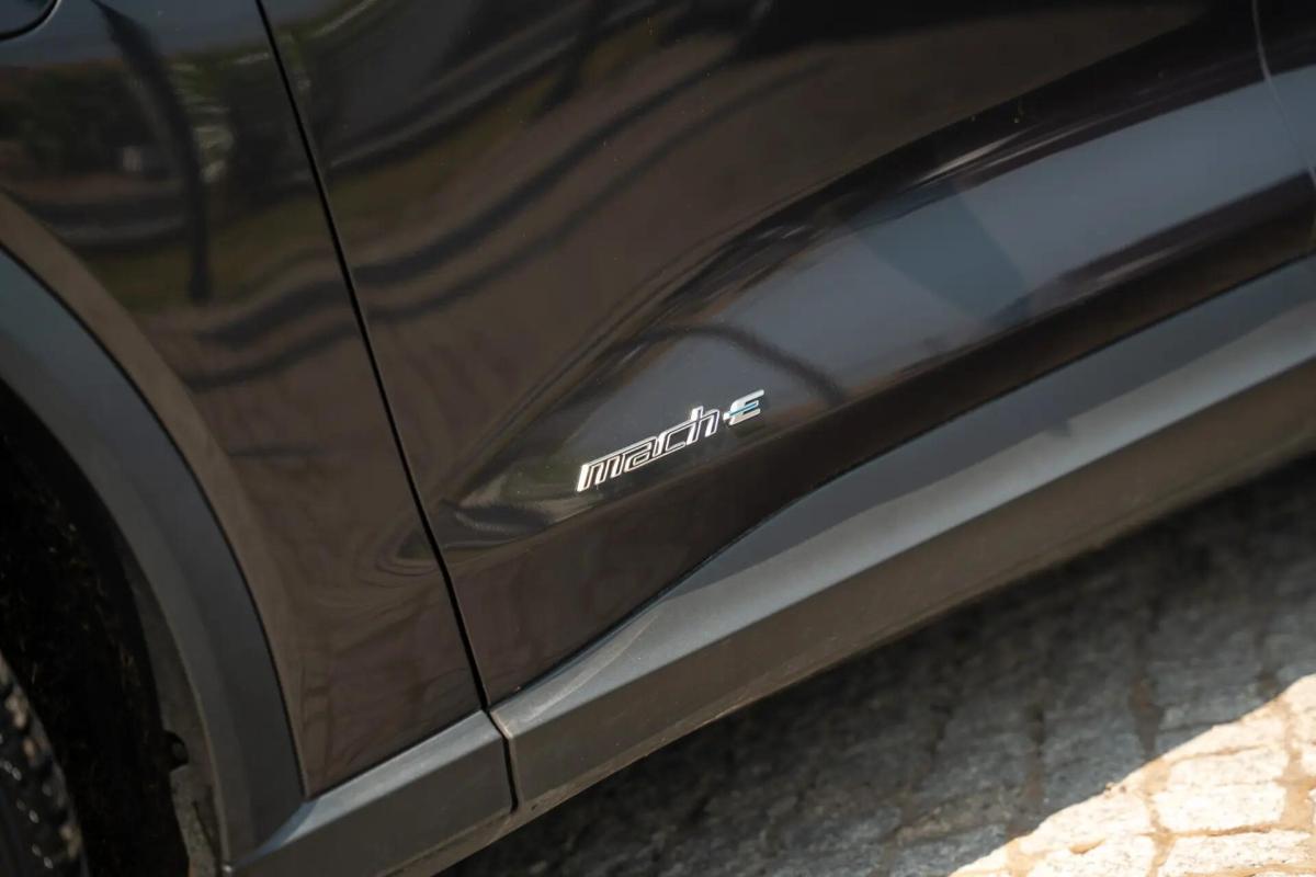 ford-mustang-mach-e-2022-eletrico-0cc