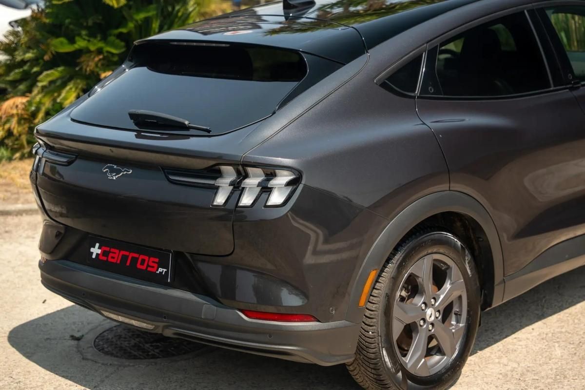 ford-mustang-mach-e-2022-eletrico-0cc