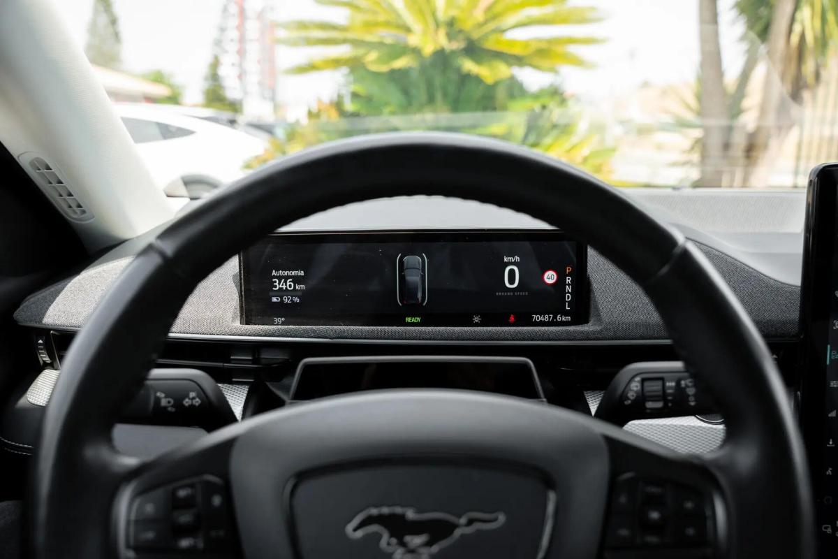 ford-mustang-mach-e-2022-eletrico-0cc