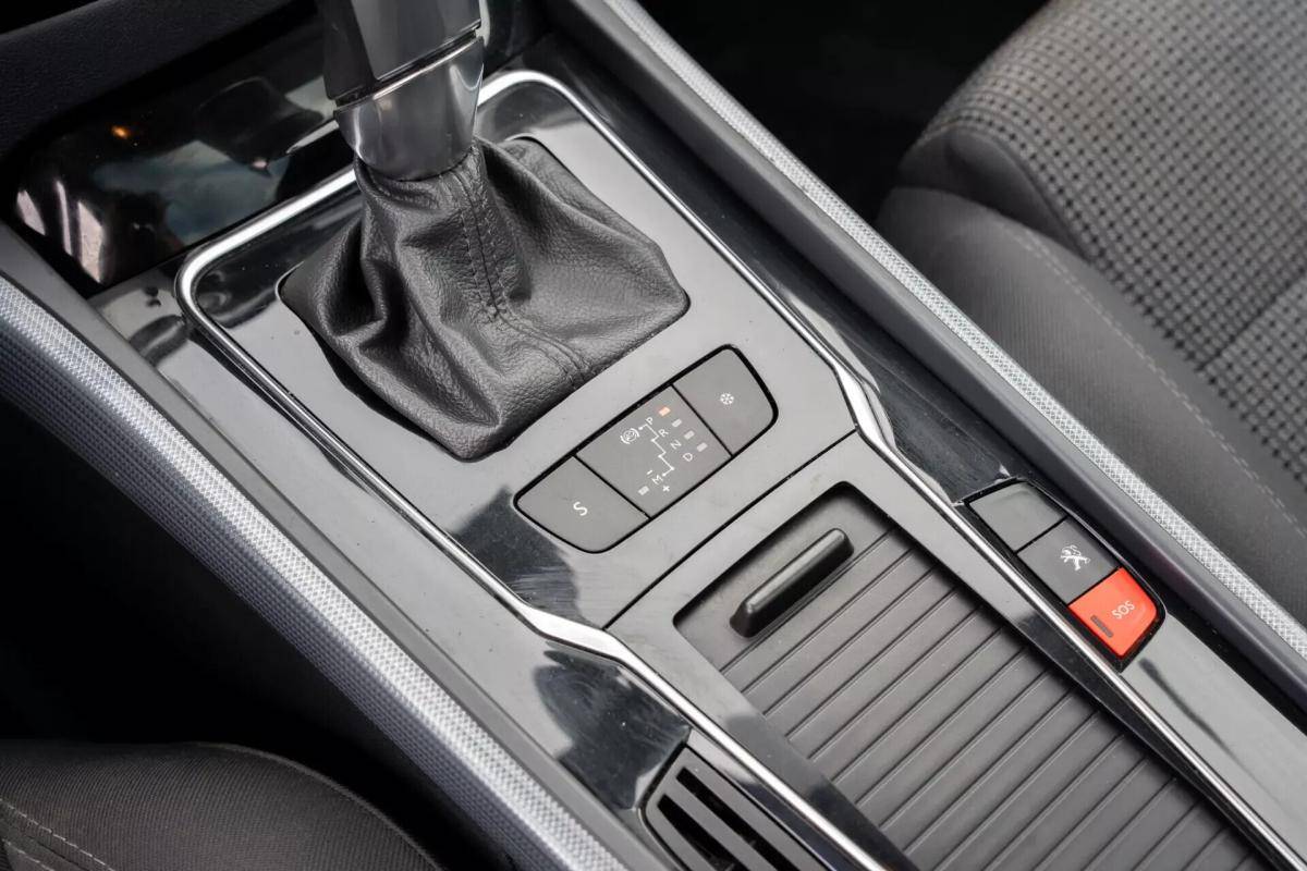 peugeot-508-sw-2018-diesel-1560cc