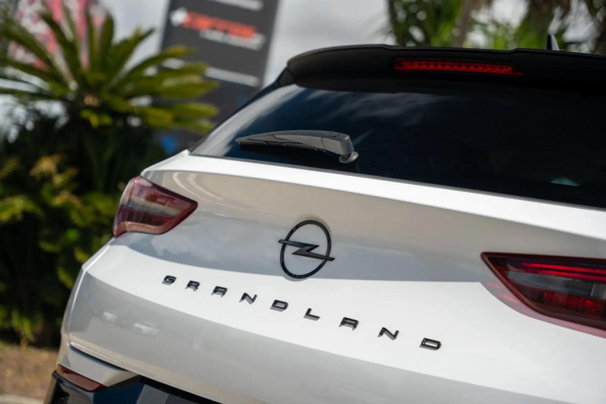 opel-grandland-2024-hibrido-a-gasolina-1598cc