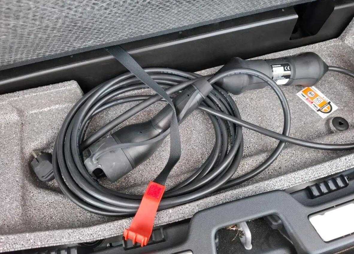 volvo-xc60-2023-hibrido-a-gasolina-1969cc