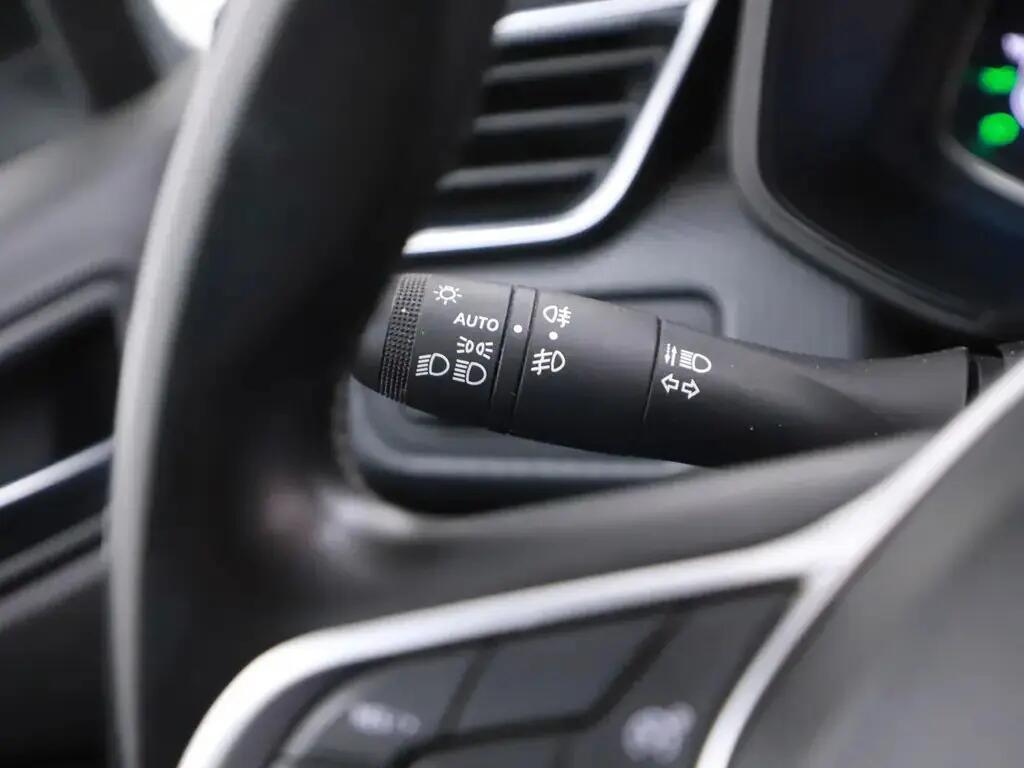 renault-clio-2022-hibrido-a-gasolina-1598cc