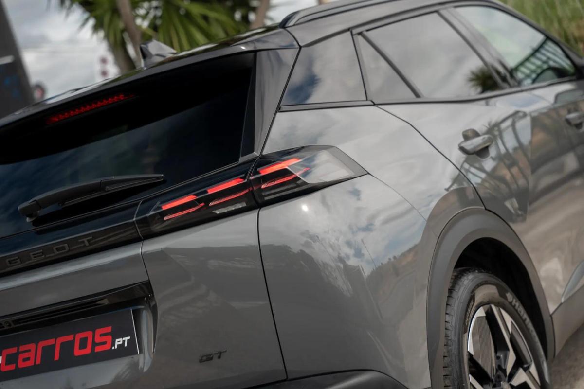 peugeot-e-2008-2023-eletrico-0cc