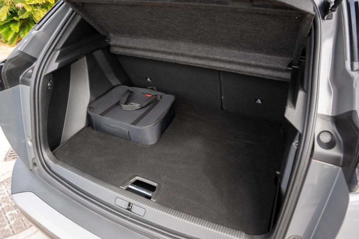 peugeot-e-2008-2023-eletrico-0cc