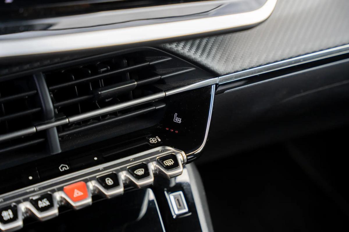 peugeot-e-2008-2023-eletrico-0cc
