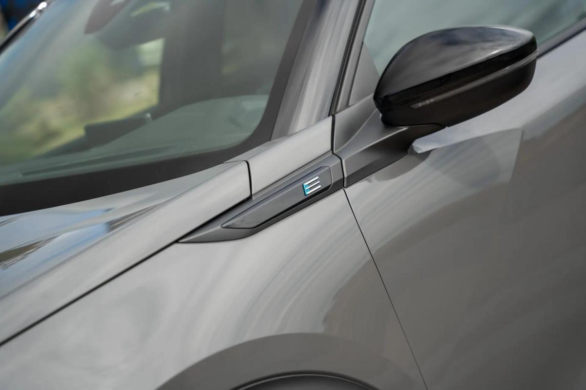peugeot-e-2008-2023-eletrico-0cc