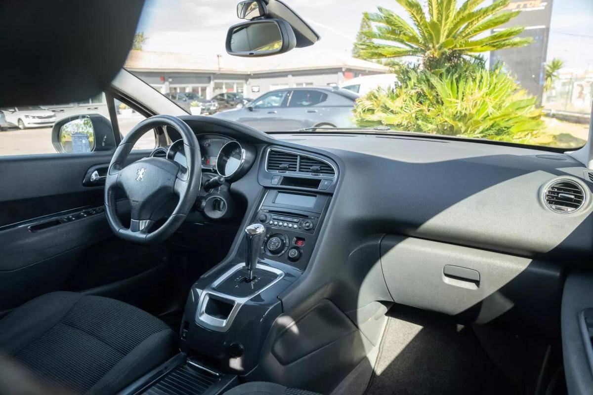peugeot-5008-2013-diesel-1560cc