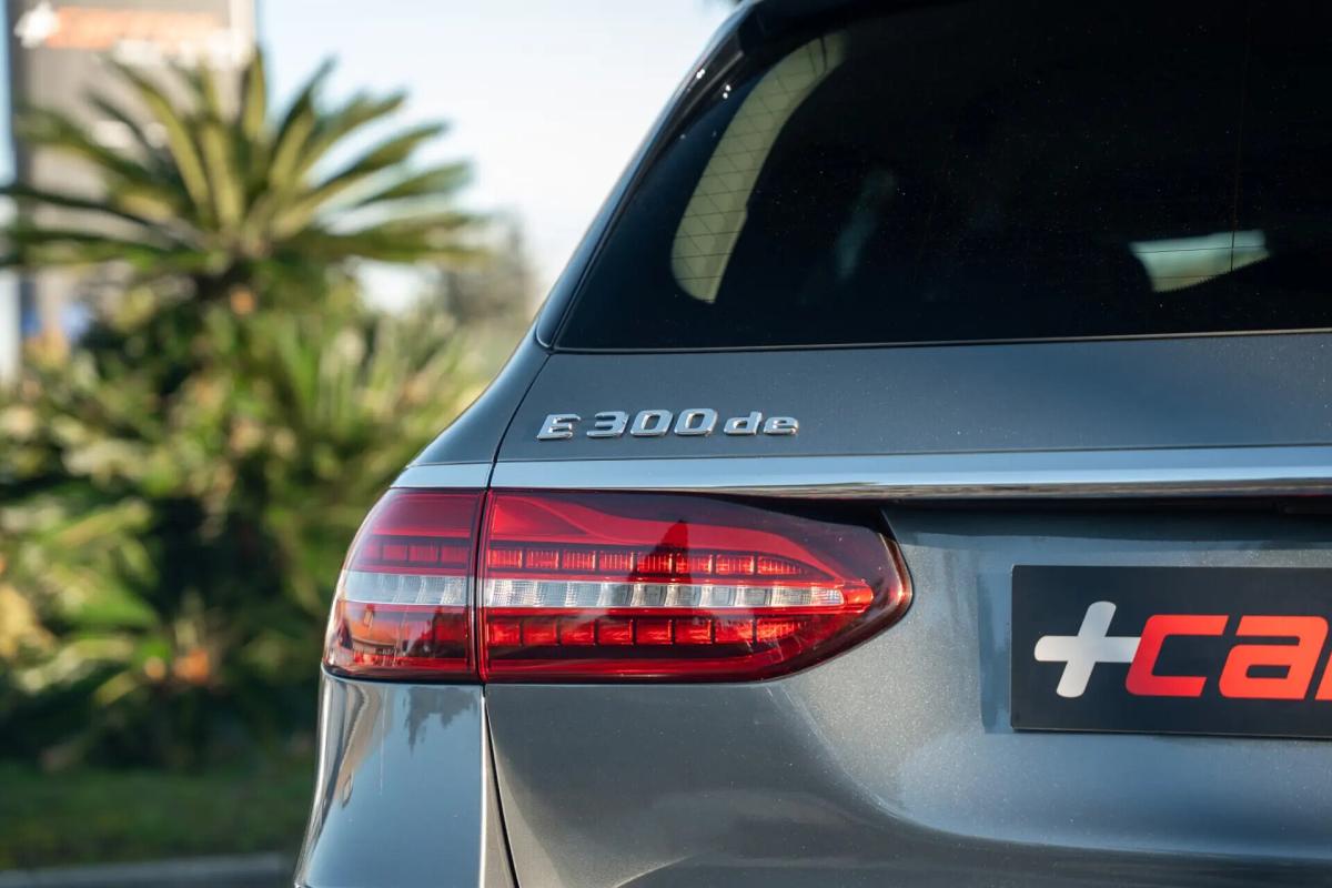 mercedes-benz-classe-e-e-300-de-plug-in-2022-hibrido-a-diesel-1950cc