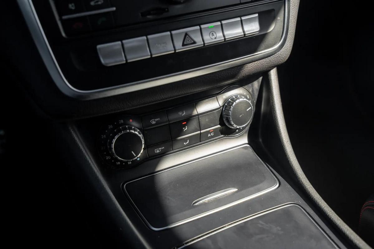 mercedes-benz-cla-200-d-2019-diesel-2143cc