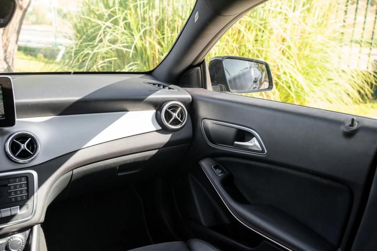 mercedes-benz-cla-200-d-2019-diesel-2143cc