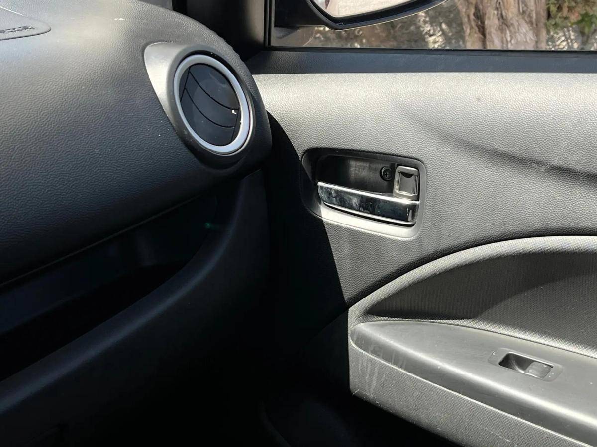 mitsubishi-space-star-2014-gasolina-1193cc