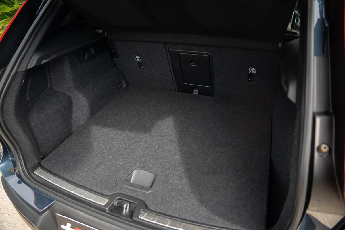 volvo-xc40-2021-hibrido-a-gasolina-1477cc