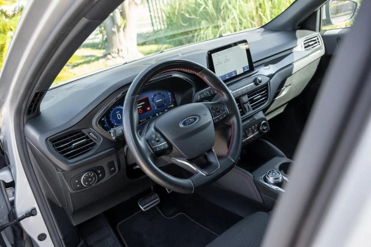 ford-focus-sw-2021-diesel-1499cc