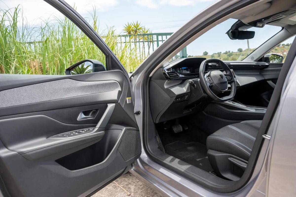 peugeot-308-sw-2022-hibrido-a-gasolina-1598cc