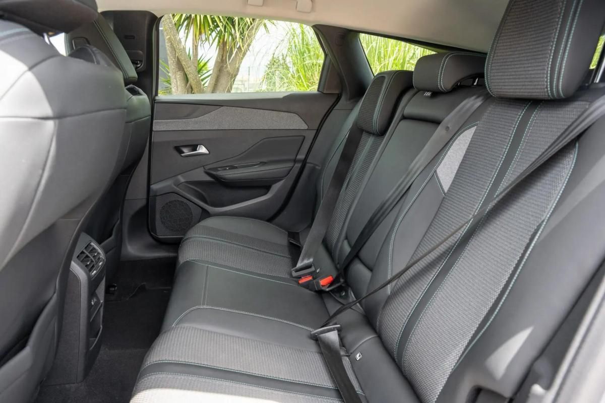 peugeot-308-sw-2022-hibrido-a-gasolina-1598cc